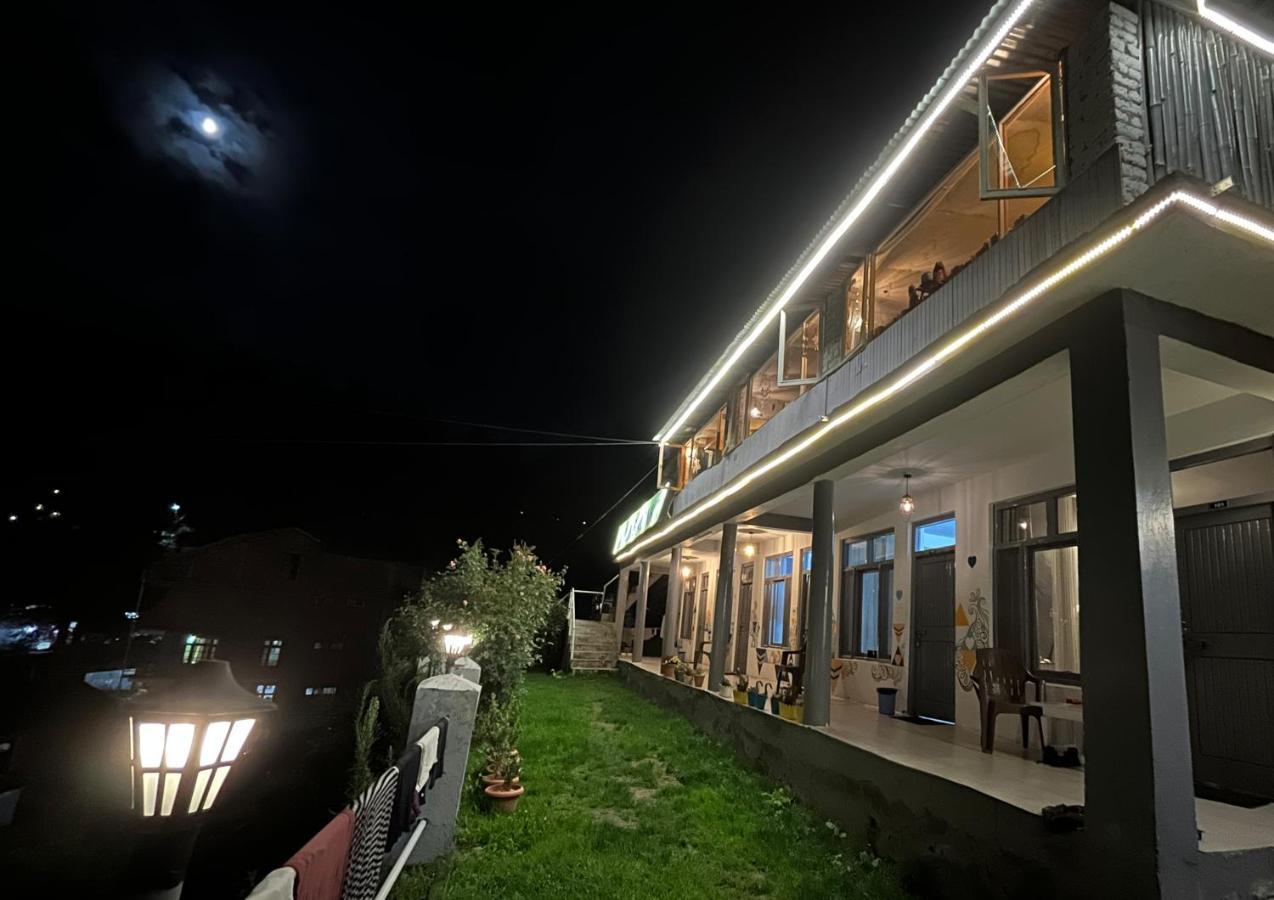 Young Monk Hostel & Cafe Old Manali - Manali (Himachal Pradesh), Manali